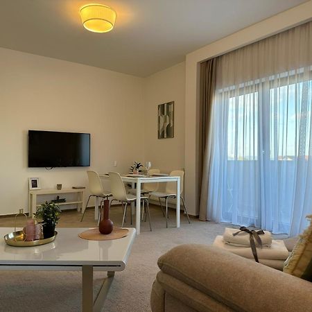 Luxury Glam Apartments & Studios Near Coresi Mall Braşov Eksteriør bilde