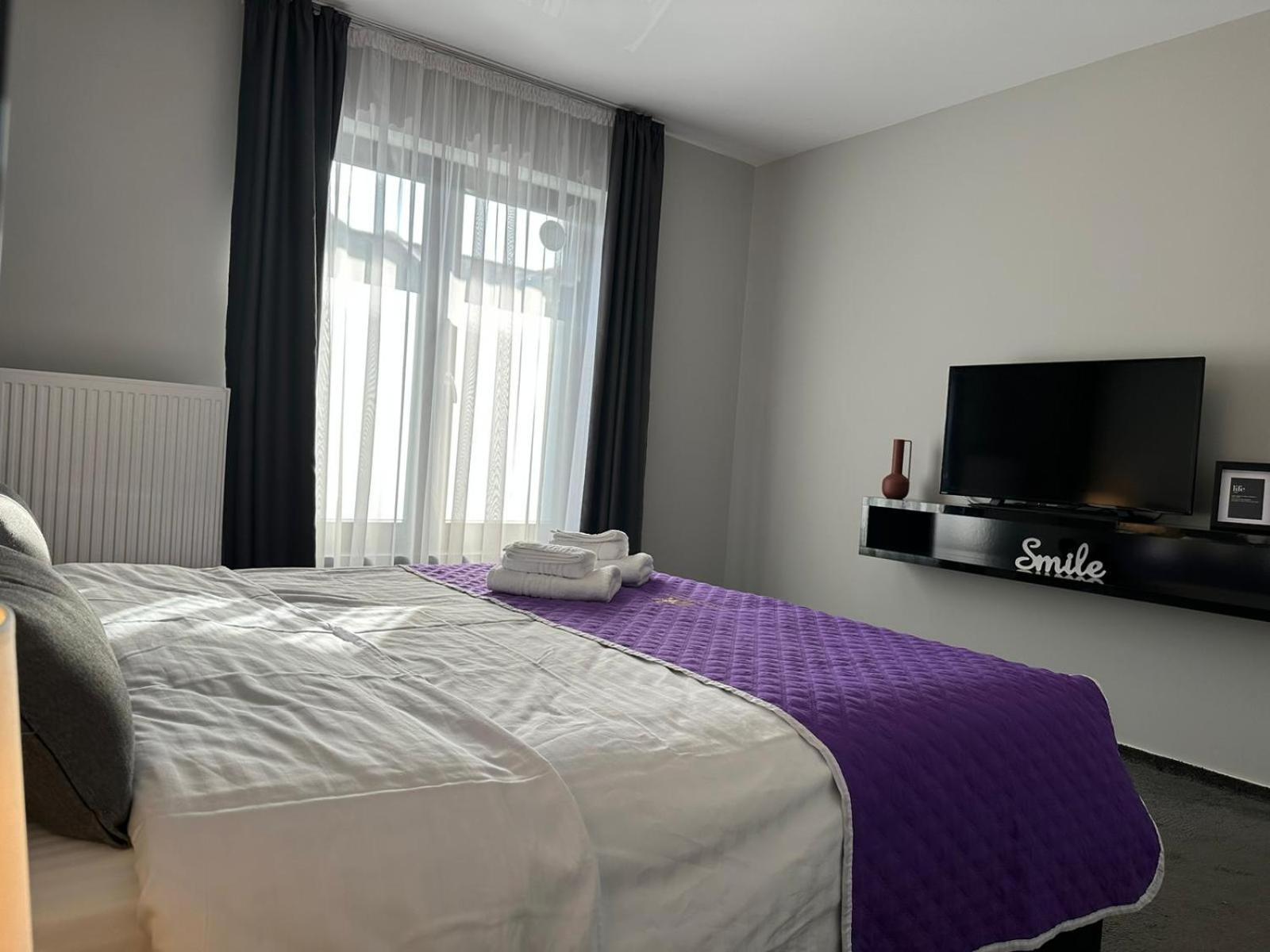 Luxury Glam Apartments & Studios Near Coresi Mall Braşov Eksteriør bilde