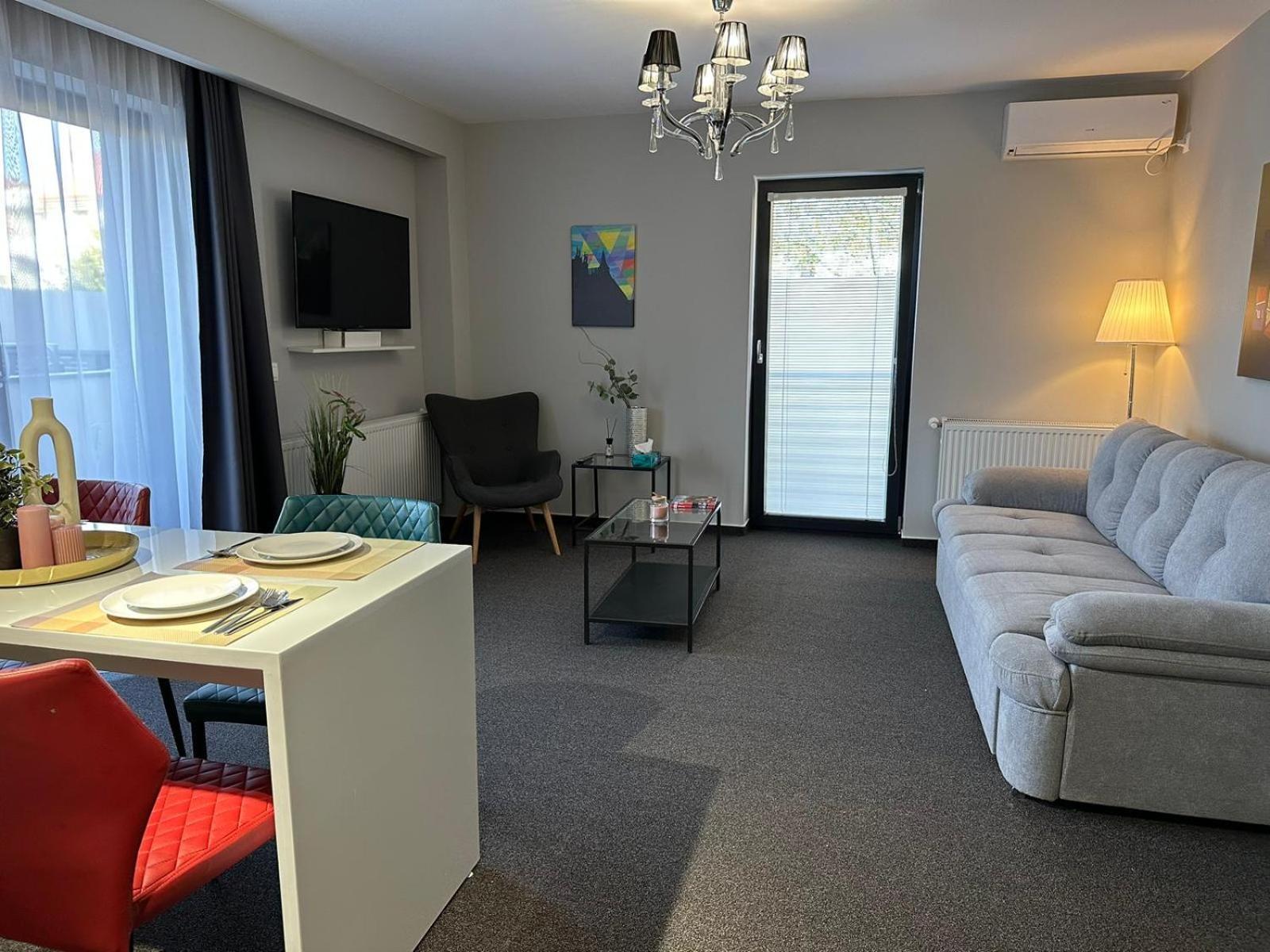 Luxury Glam Apartments & Studios Near Coresi Mall Braşov Eksteriør bilde