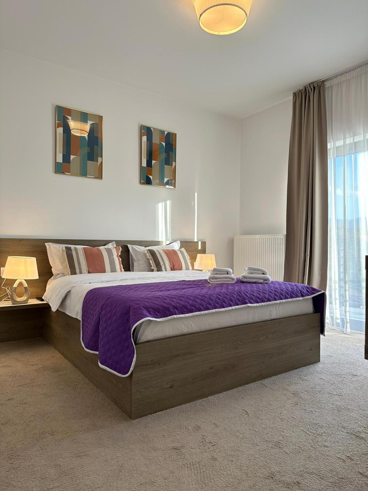Luxury Glam Apartments & Studios Near Coresi Mall Braşov Eksteriør bilde