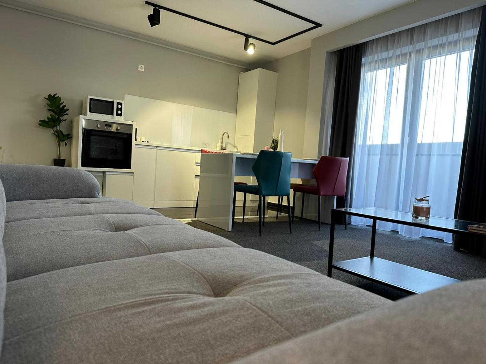 Luxury Glam Apartments & Studios Near Coresi Mall Braşov Eksteriør bilde
