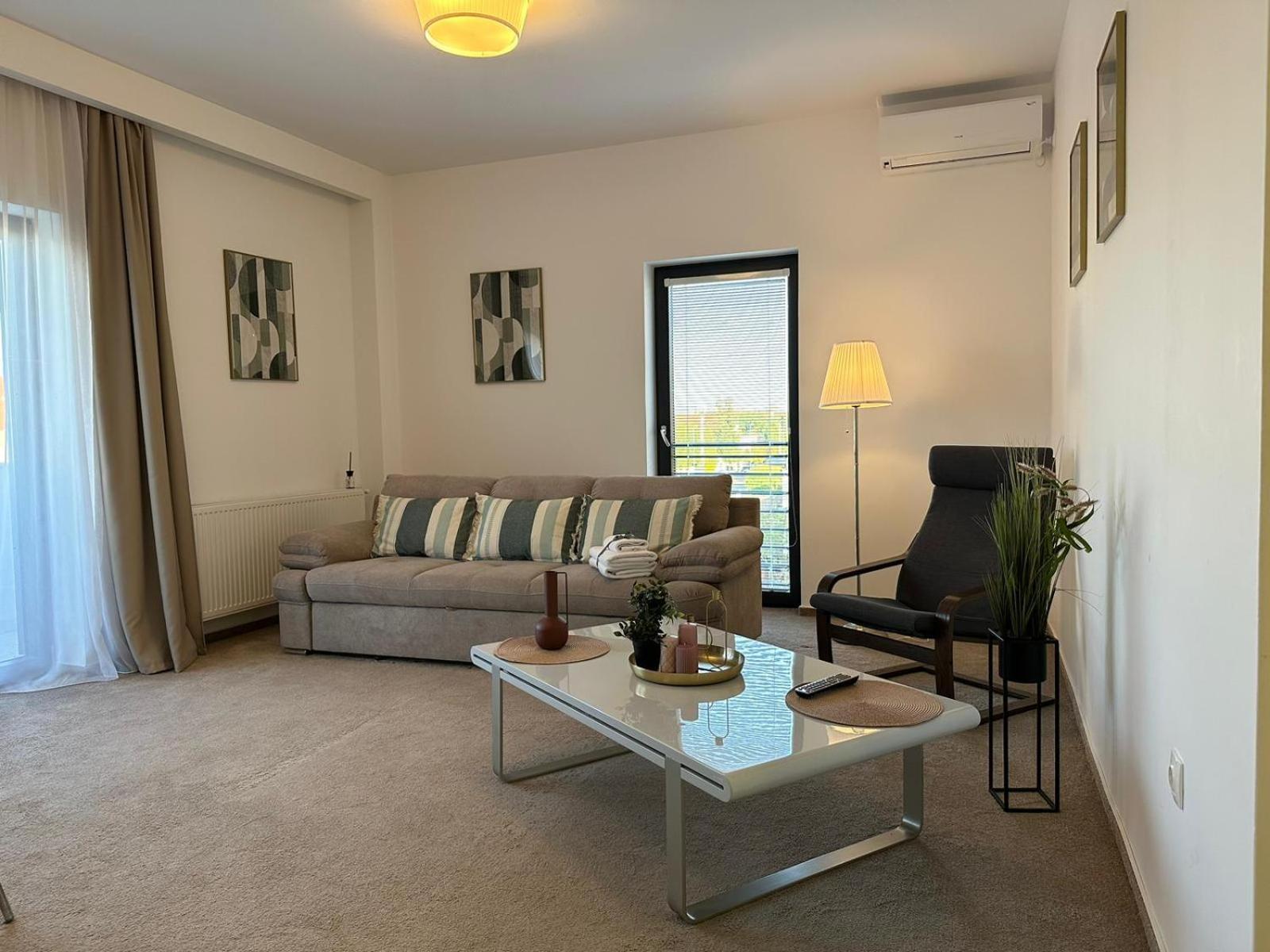 Luxury Glam Apartments & Studios Near Coresi Mall Braşov Eksteriør bilde