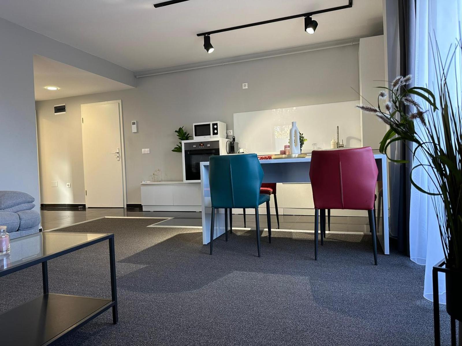 Luxury Glam Apartments & Studios Near Coresi Mall Braşov Eksteriør bilde