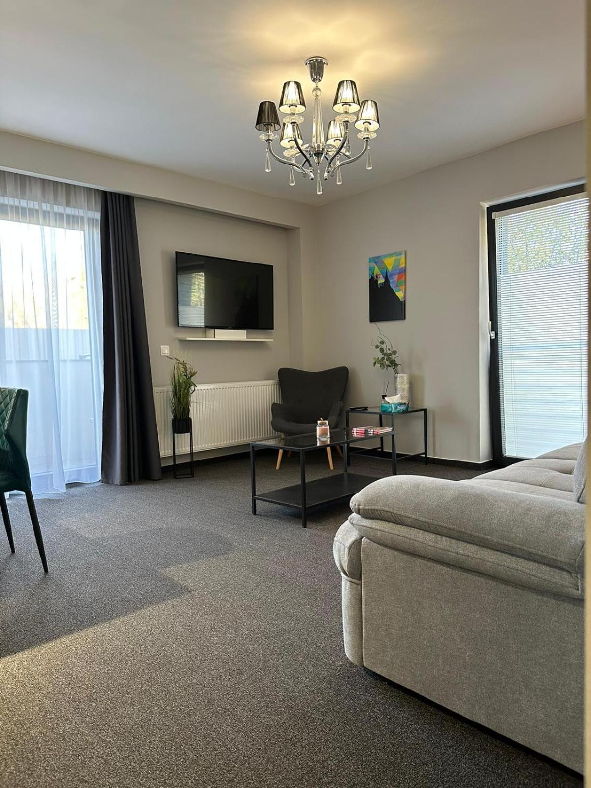 Luxury Glam Apartments & Studios Near Coresi Mall Braşov Eksteriør bilde
