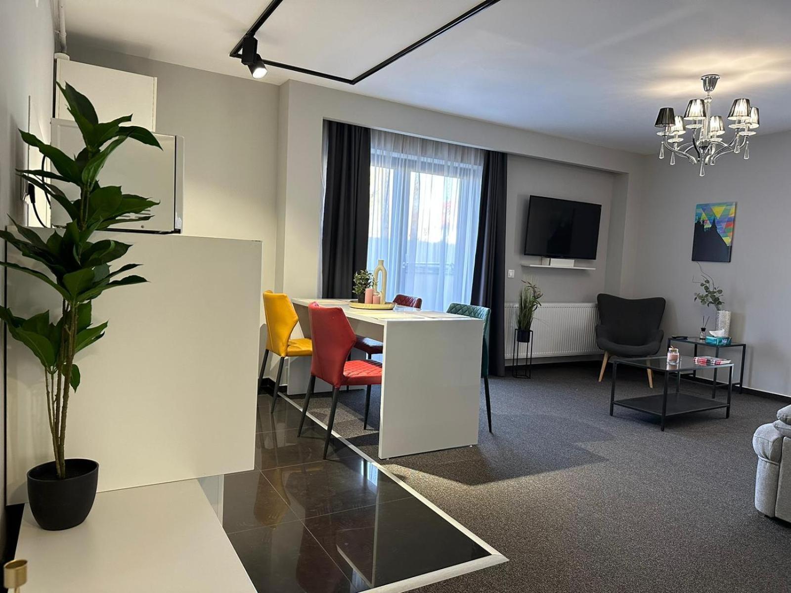 Luxury Glam Apartments & Studios Near Coresi Mall Braşov Eksteriør bilde