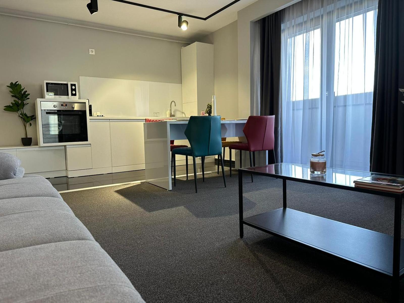 Luxury Glam Apartments & Studios Near Coresi Mall Braşov Eksteriør bilde