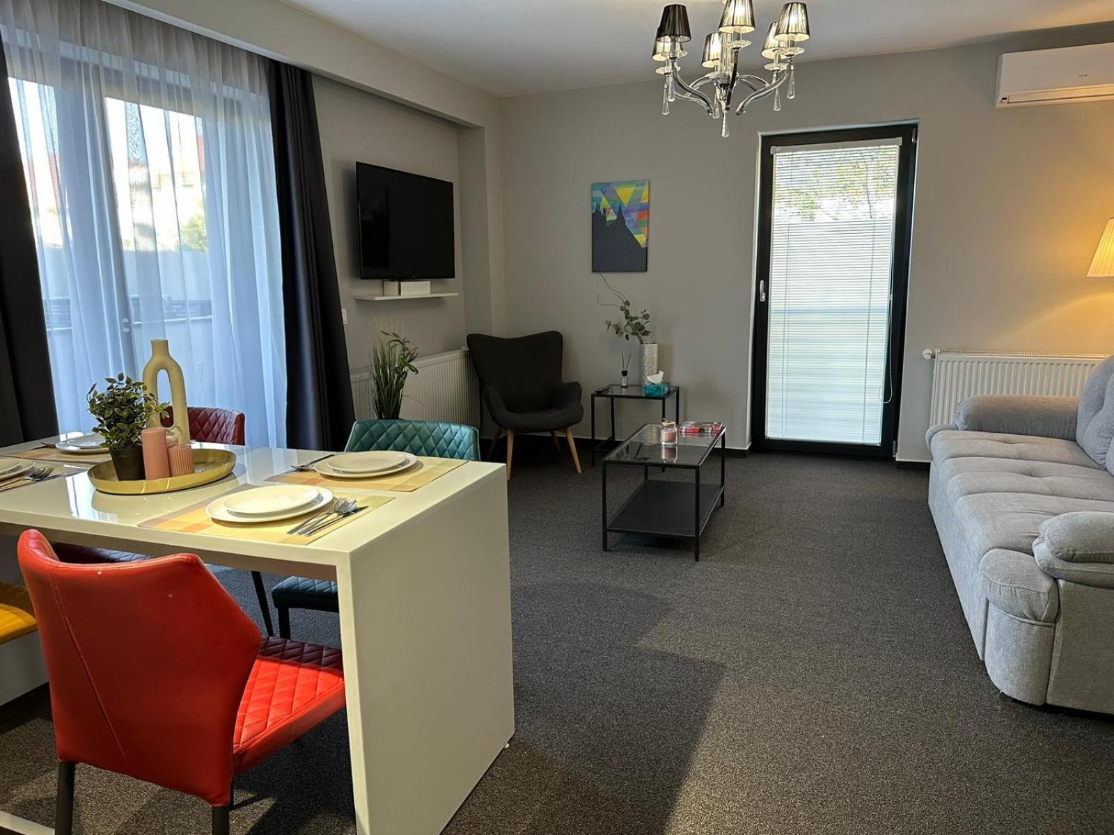 Luxury Glam Apartments & Studios Near Coresi Mall Braşov Eksteriør bilde