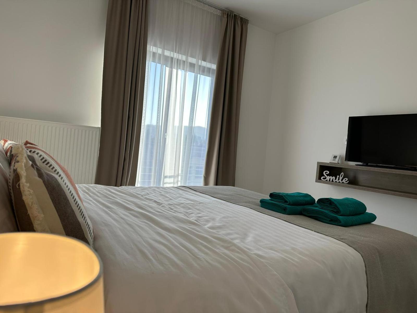 Luxury Glam Apartments & Studios Near Coresi Mall Braşov Eksteriør bilde