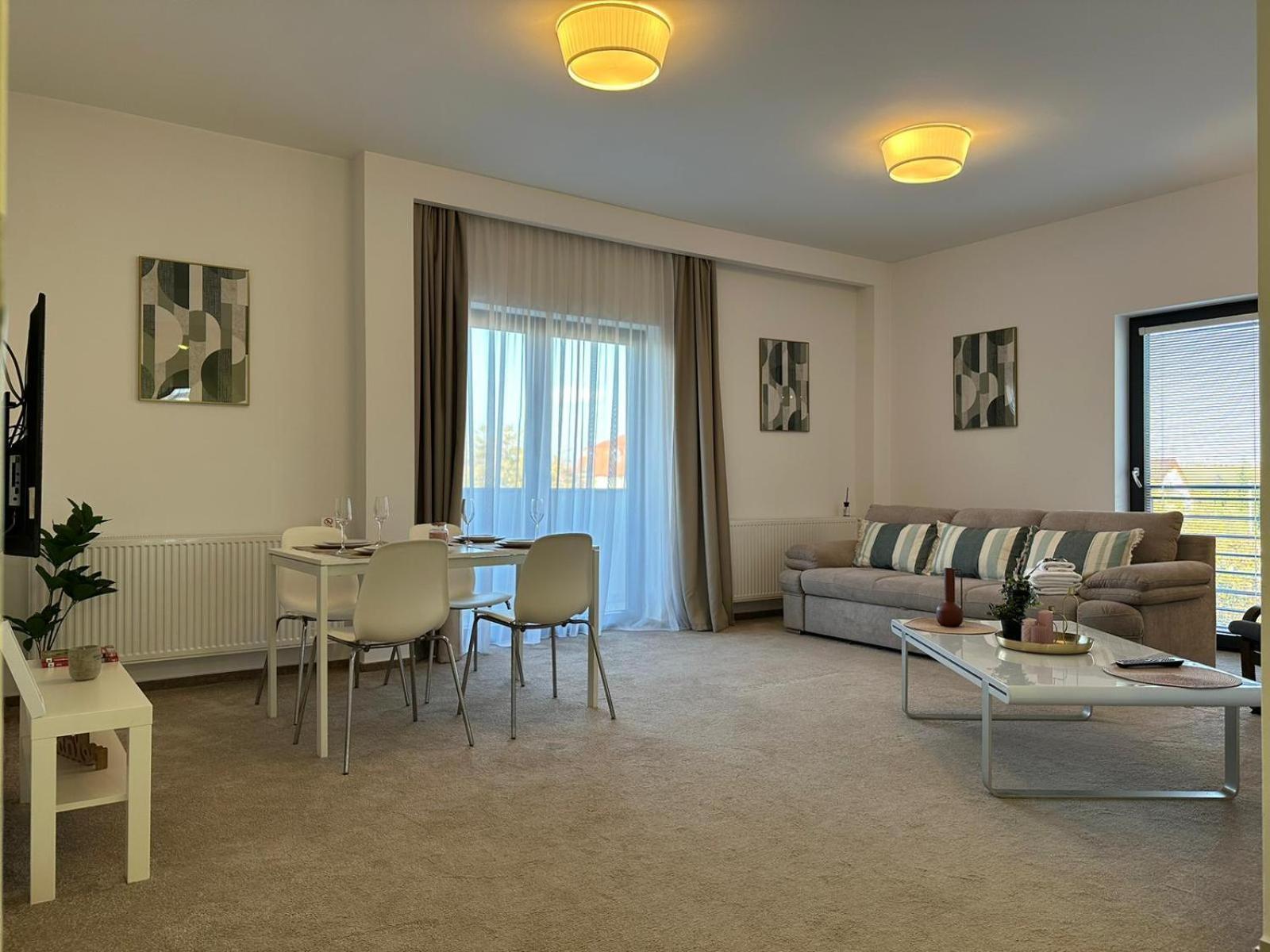 Luxury Glam Apartments & Studios Near Coresi Mall Braşov Eksteriør bilde