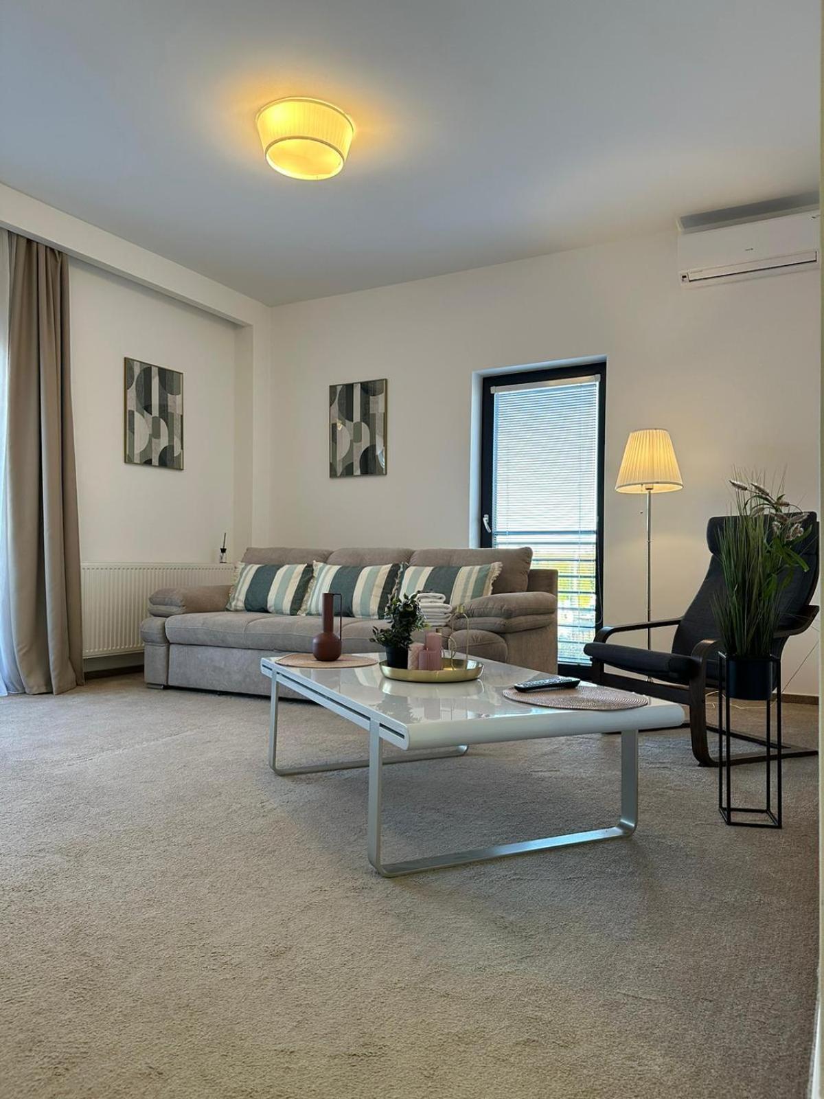 Luxury Glam Apartments & Studios Near Coresi Mall Braşov Eksteriør bilde