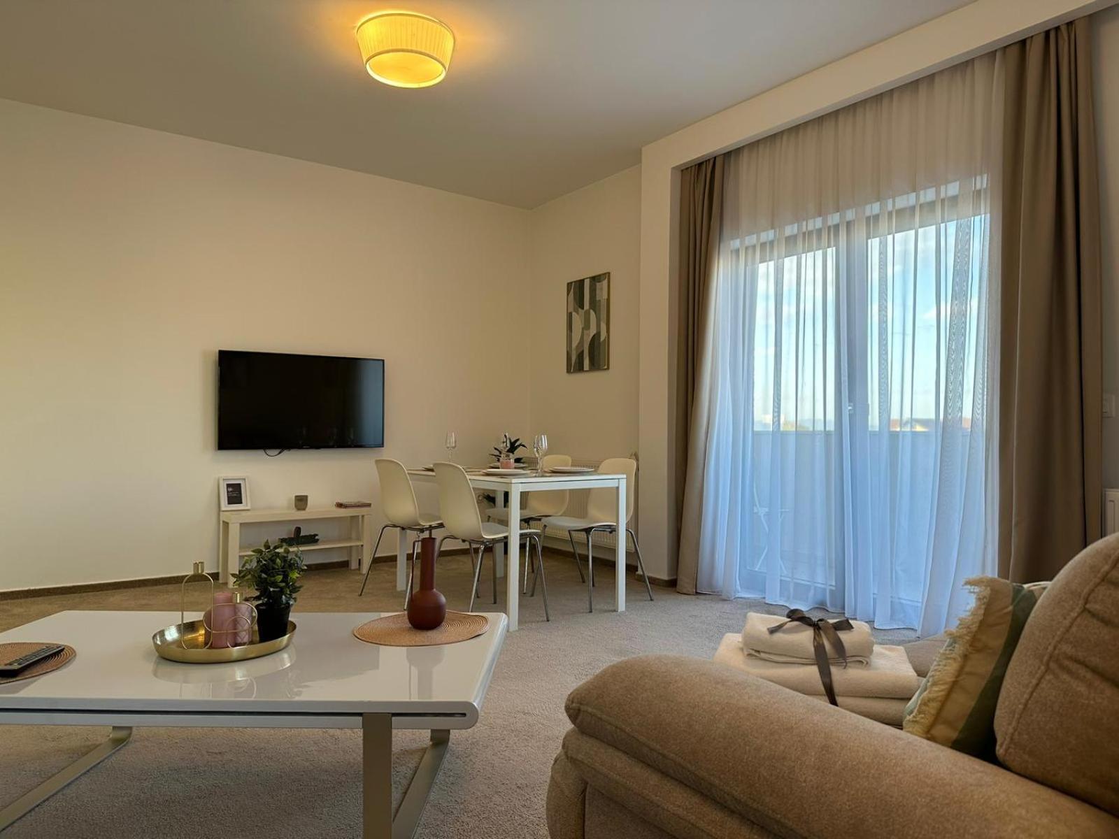 Luxury Glam Apartments & Studios Near Coresi Mall Braşov Eksteriør bilde