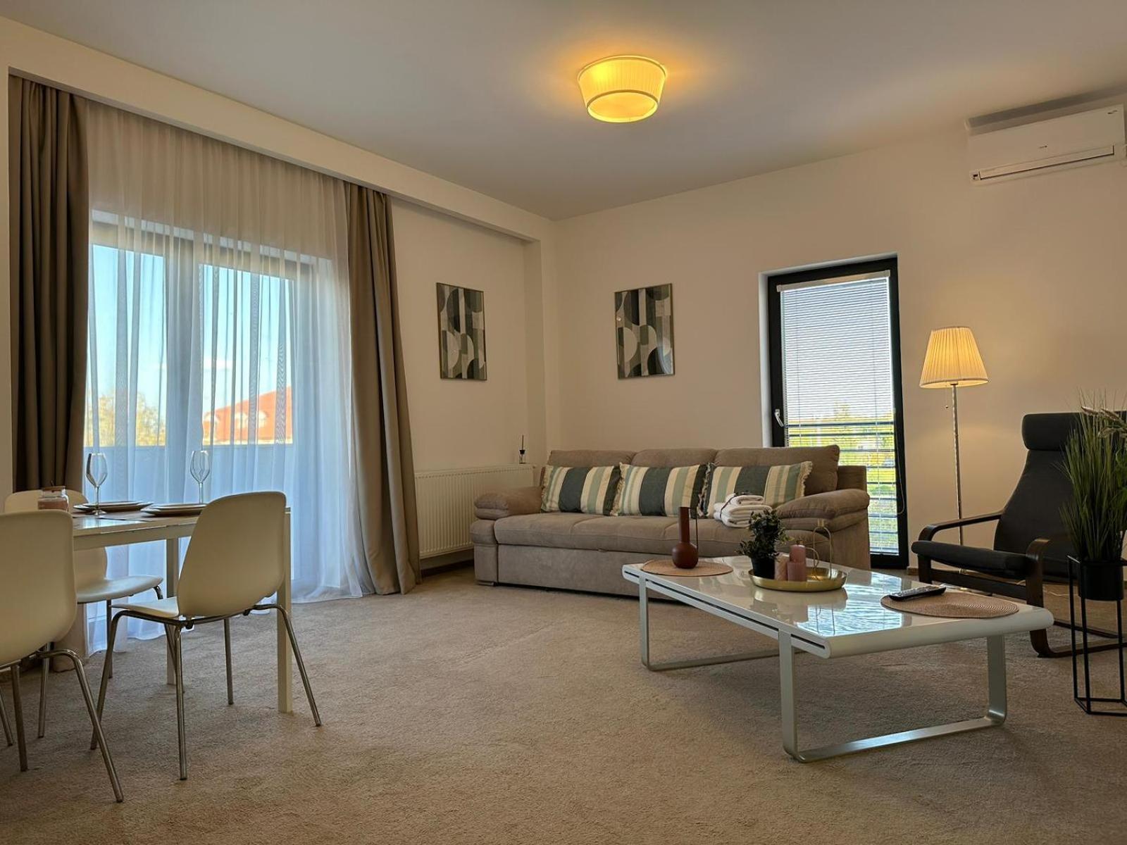 Luxury Glam Apartments & Studios Near Coresi Mall Braşov Eksteriør bilde
