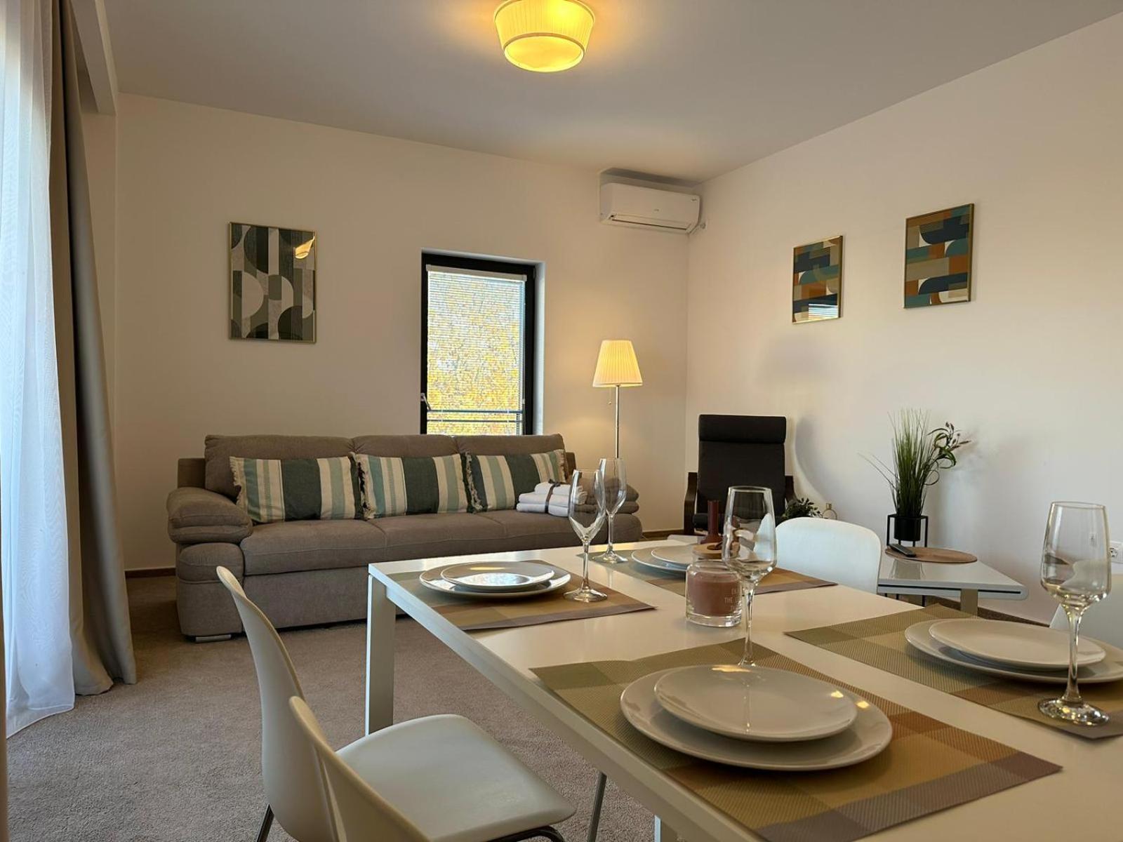Luxury Glam Apartments & Studios Near Coresi Mall Braşov Eksteriør bilde