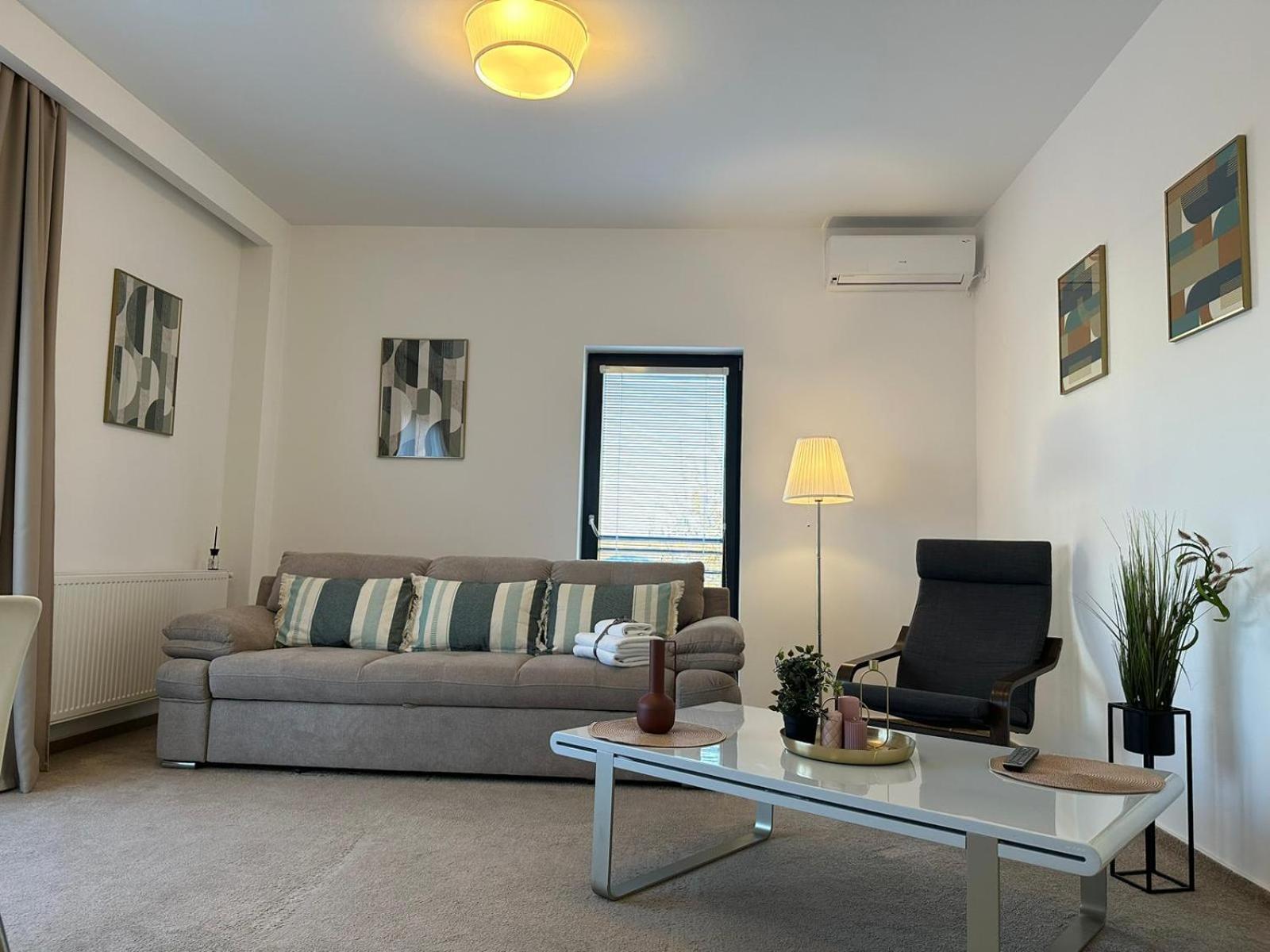 Luxury Glam Apartments & Studios Near Coresi Mall Braşov Eksteriør bilde