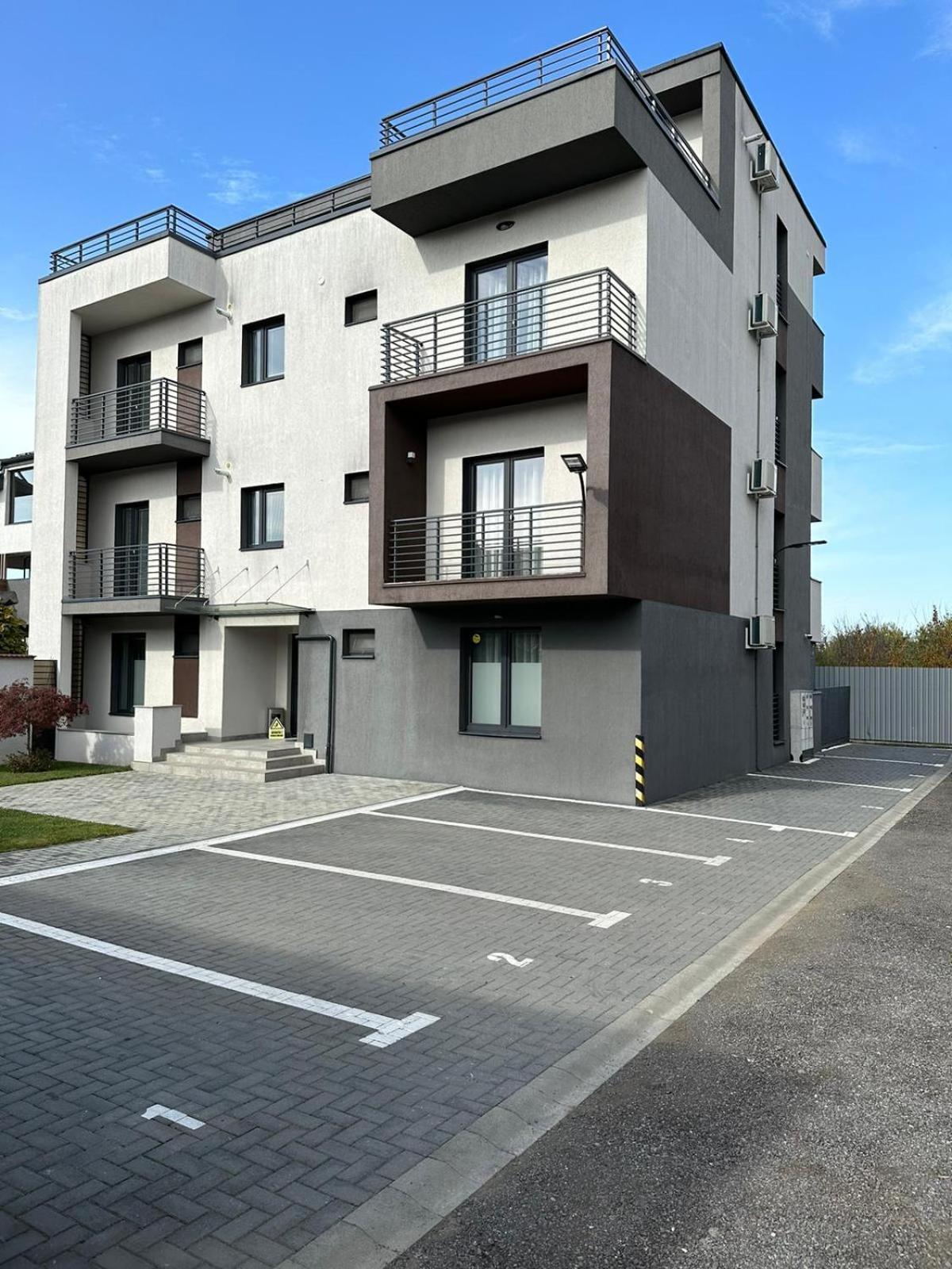 Luxury Glam Apartments & Studios Near Coresi Mall Braşov Eksteriør bilde