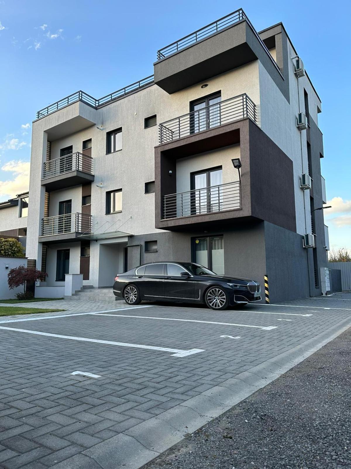 Luxury Glam Apartments & Studios Near Coresi Mall Braşov Eksteriør bilde