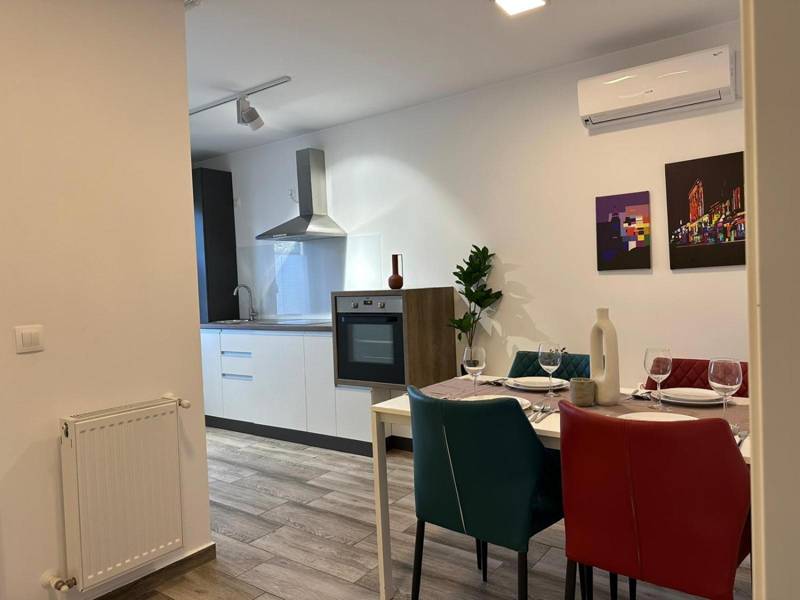 Luxury Glam Apartments & Studios Near Coresi Mall Braşov Eksteriør bilde
