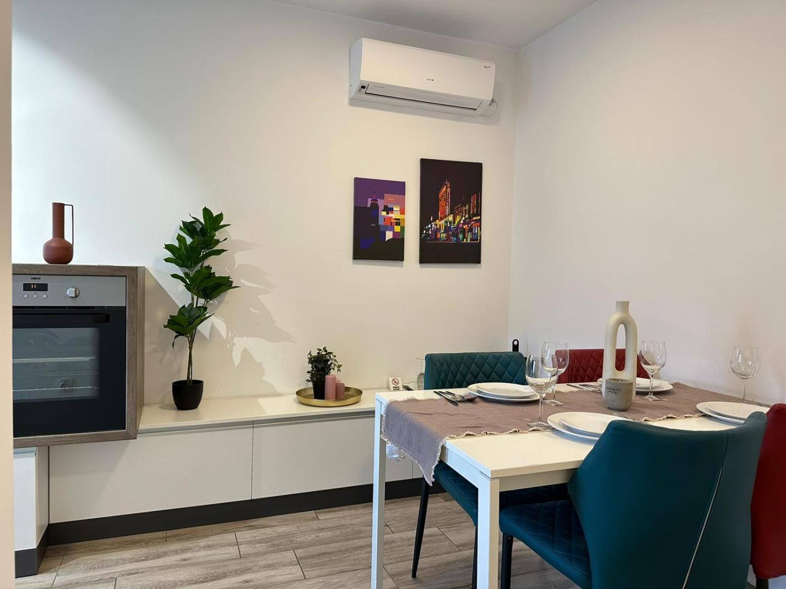 Luxury Glam Apartments & Studios Near Coresi Mall Braşov Eksteriør bilde